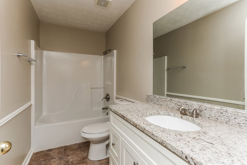 1,770/Mo, 40 Belmont Cv Covington, GA 30016 Bathroom View