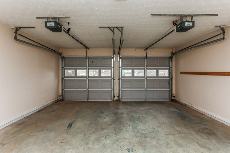 1,770/Mo, 40 Belmont Cv Covington, GA 30016 Garage View