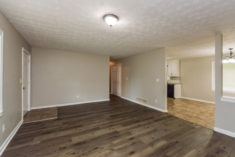 1,815/Mo, 1867 McCollum Rd SW Conyers, GA 30094 Living Room View 4