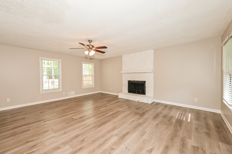 2,305/Mo, 2128 Summertown Dr NW Norcross, GA 30071 Living Room View