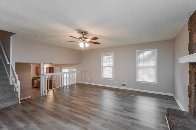 0/Mo, 2128 Summertown Dr NW Norcross, GA 30071 Living Room View 2