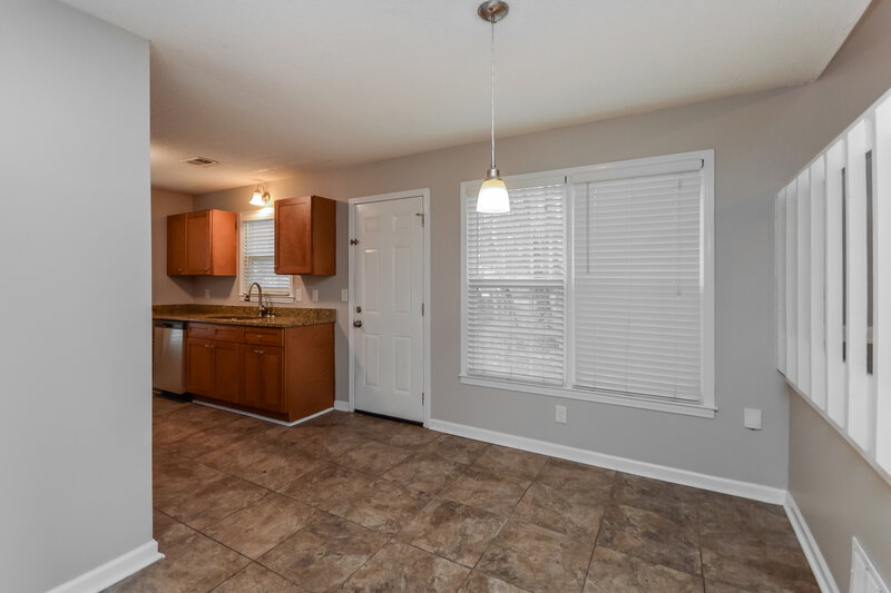 0/Mo, 2128 Summertown Dr NW Norcross, GA 30071 Dining Room View