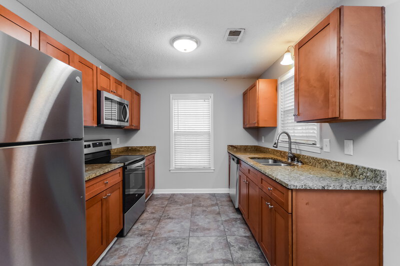 0/Mo, 2128 Summertown Dr NW Norcross, GA 30071 Kitchen View 2