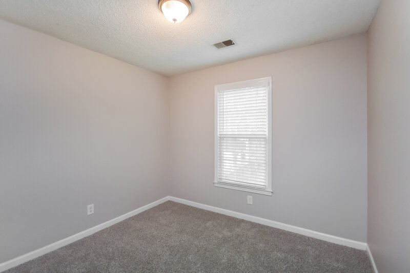 0/Mo, 2128 Summertown Dr NW Norcross, GA 30071 Bedroom View