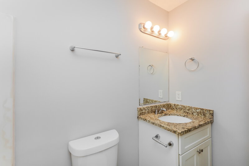 0/Mo, 2128 Summertown Dr NW Norcross, GA 30071 Bathroom View