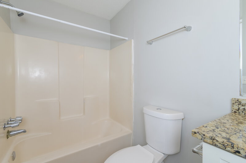 0/Mo, 2128 Summertown Dr NW Norcross, GA 30071 Bathroom View 2