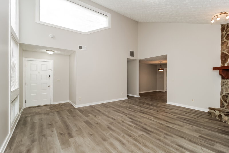 2,030/Mo, 4553 Kings Crossing Dr NE Kennesaw, GA 30144 Living Room View 2