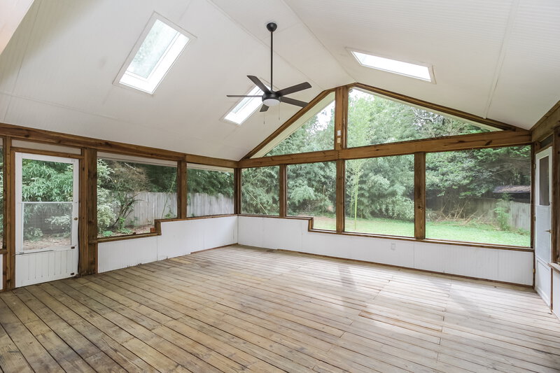 2,030/Mo, 4553 Kings Crossing Dr NE Kennesaw, GA 30144 Sun Room View