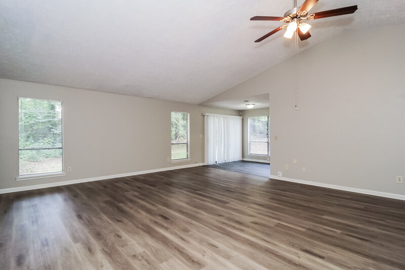 1,655/Mo, 8924 Wesley Pl Jonesboro, GA 30238 Living Room View 2