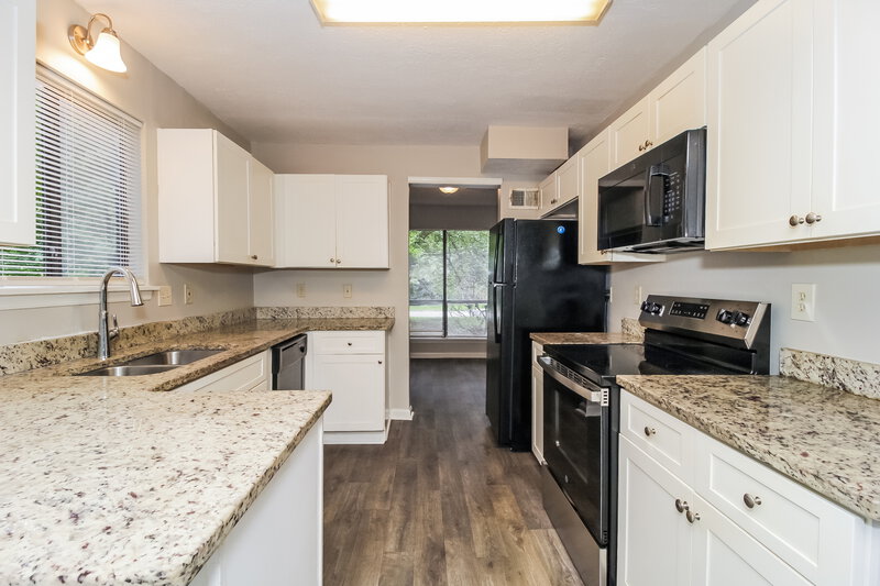 1,655/Mo, 8924 Wesley Pl Jonesboro, GA 30238 Kitchen View