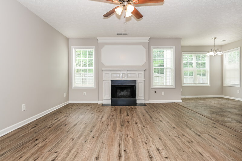 2,215/Mo, 3807 Riverside Pkwy Decatur, GA 30034 Living Room View 2