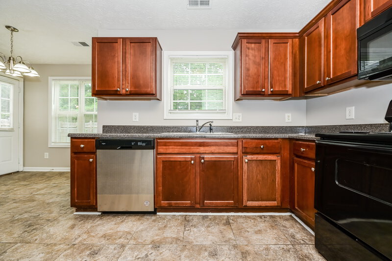 2,215/Mo, 3807 Riverside Pkwy Decatur, GA 30034 Kitchen View 2