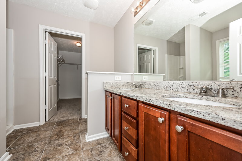 2,215/Mo, 3807 Riverside Pkwy Decatur, GA 30034 Main Bathroom View