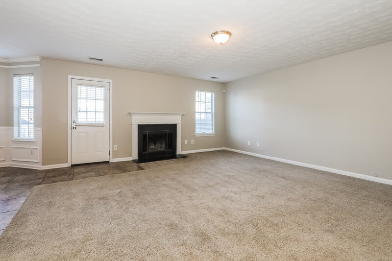 1,880/Mo, 2432 Wood Bend Ln Riverdale, GA 30296 Living Room View