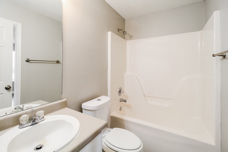 2,665/Mo, 2149 Eagles Nest Cir Decatur, GA 30035 Bathroom View