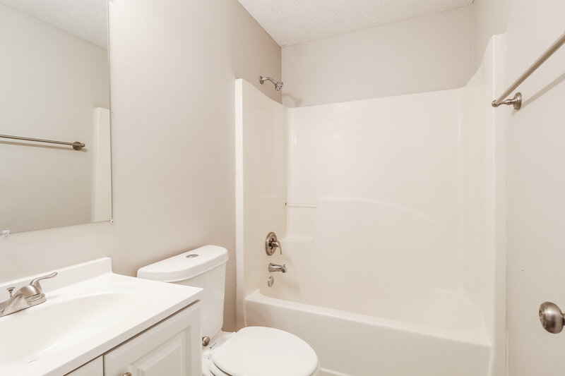 2,840/Mo, 779 Pepperwood Trail Stone Mountain, GA 30087 Bathroom View