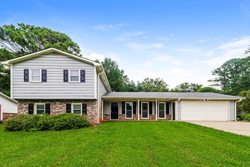 1,975/Mo, 1072 Martin Nash Rd SW Lilburn, GA 30047 External View