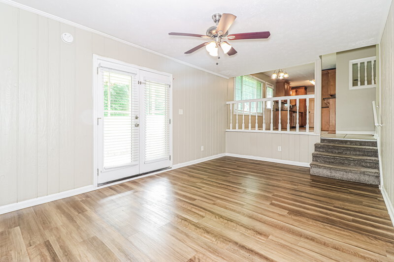 1,975/Mo, 1072 Martin Nash Rd SW Lilburn, GA 30047 Living Room View 2