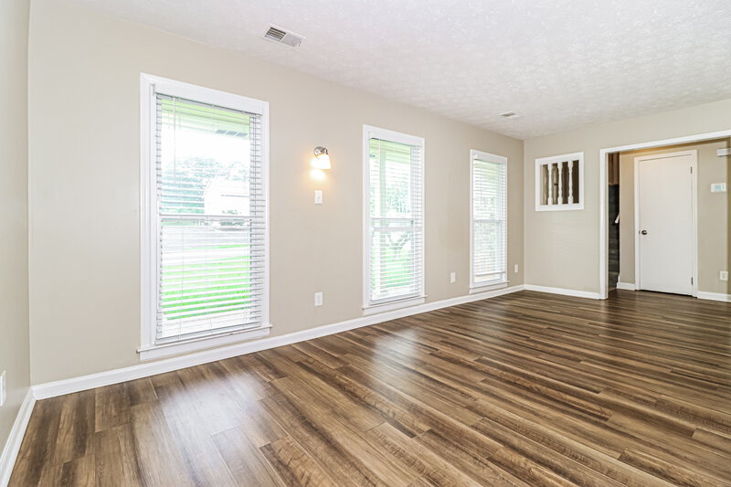 1,975/Mo, 1072 Martin Nash Rd SW Lilburn, GA 30047 Dining Room View