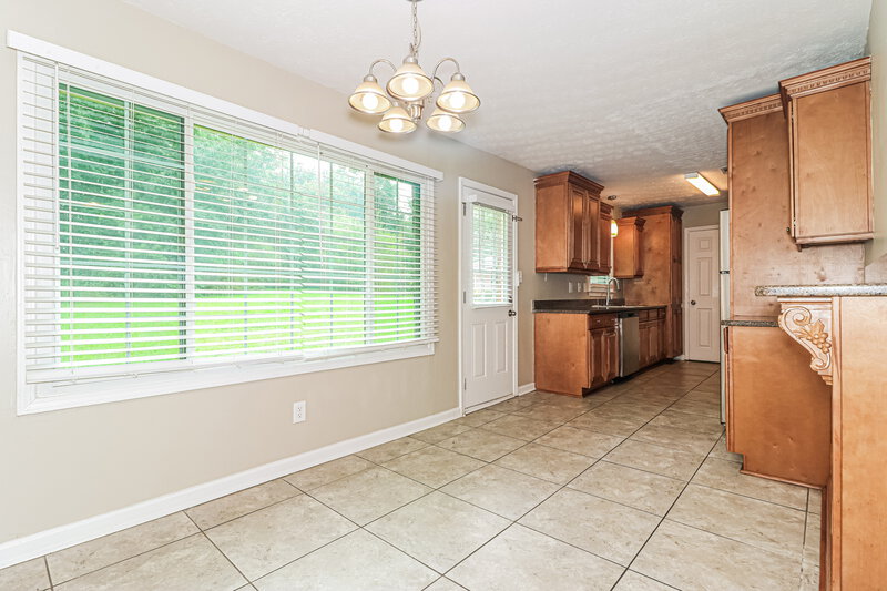 1,975/Mo, 1072 Martin Nash Rd SW Lilburn, GA 30047 Breakfast Nook View