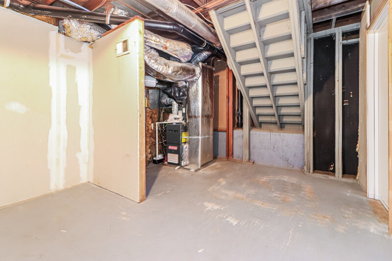 1,975/Mo, 1072 Martin Nash Rd SW Lilburn, GA 30047 Basement View