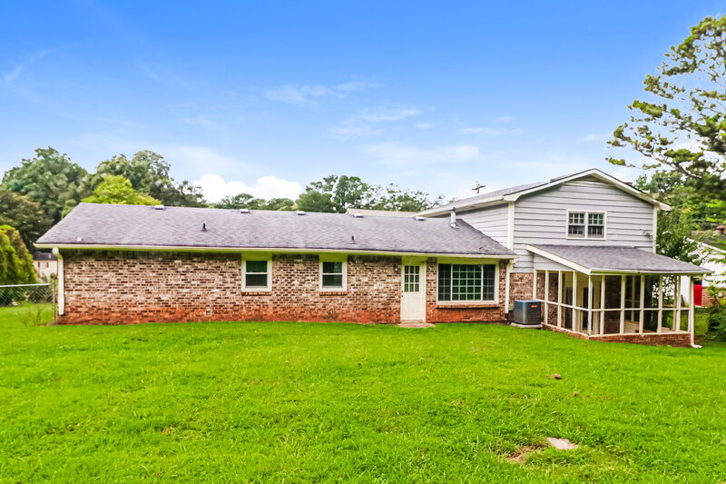 1,975/Mo, 1072 Martin Nash Rd SW Lilburn, GA 30047 Rear View