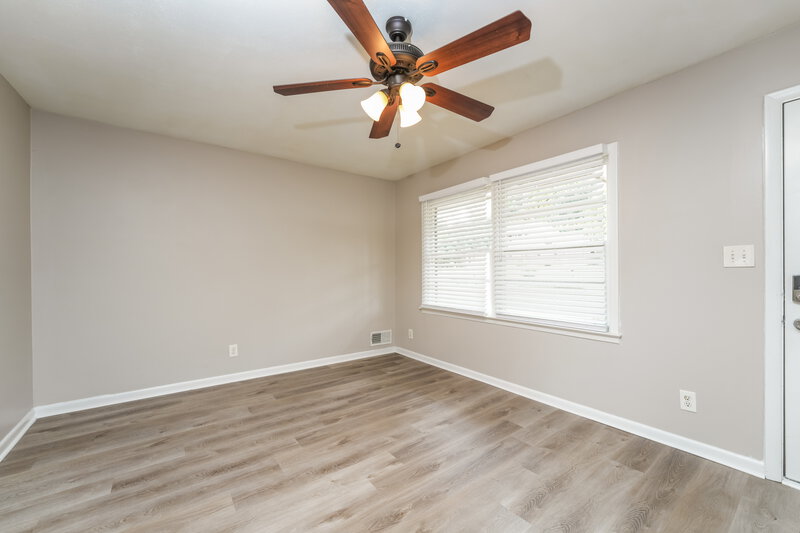 2,590/Mo, 1228 Weston Dr Decatur, GA 30032 Living Room View