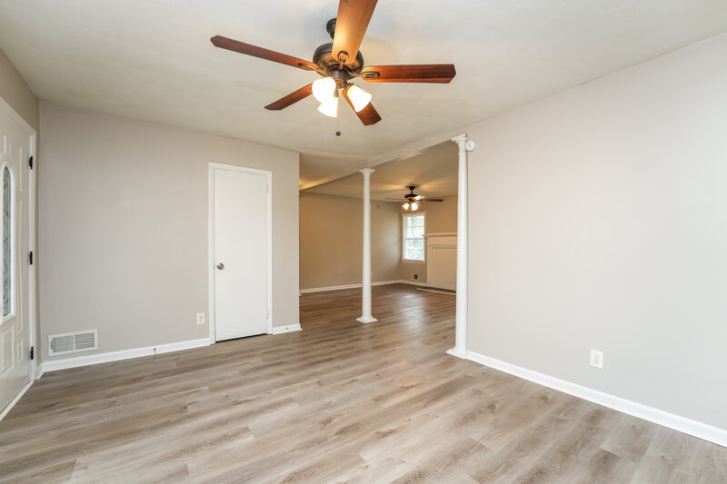 2,590/Mo, 1228 Weston Dr Decatur, GA 30032 Living Room View 2