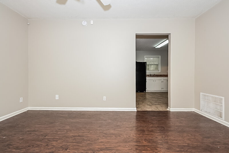 2,070/Mo, 164 Meadowlark Ln Jonesboro, GA 30236 Living Room View 2