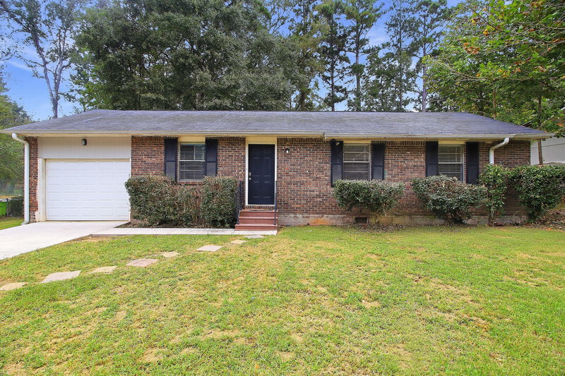 3 Bedroom House – 6133 Fieldcrest Dr, Morrow, GA 30260