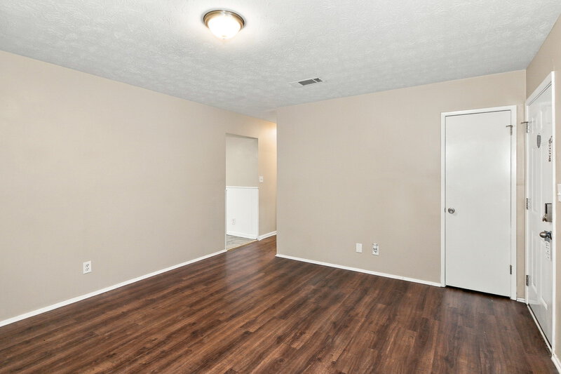 1,555/Mo, 6133 Fieldcrest Dr Morrow, GA 30260 Living Room View 2
