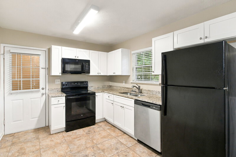 1,555/Mo, 6133 Fieldcrest Dr Morrow, GA 30260 Kitchen View
