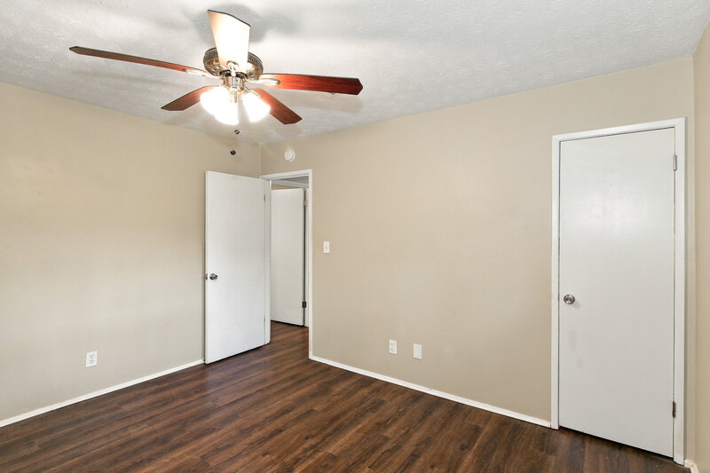 1,555/Mo, 6133 Fieldcrest Dr Morrow, GA 30260 Primary Bedroom View 2