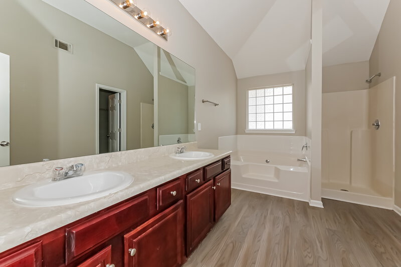 2,515/Mo, 4133 Alveston Dr Atlanta, GA 30349 Main Bathroom View