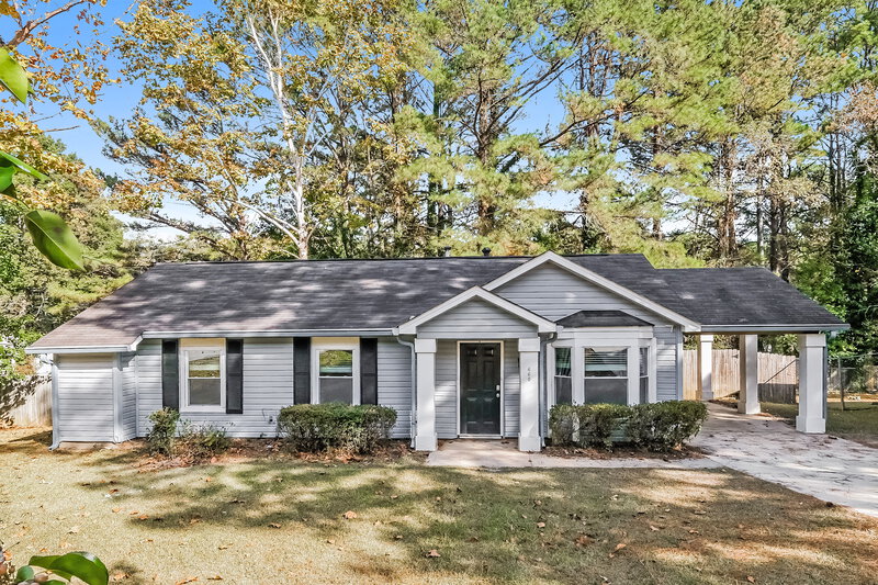 3 Bedroom House – 660 Utoy Cir SW, Atlanta, GA 30331
