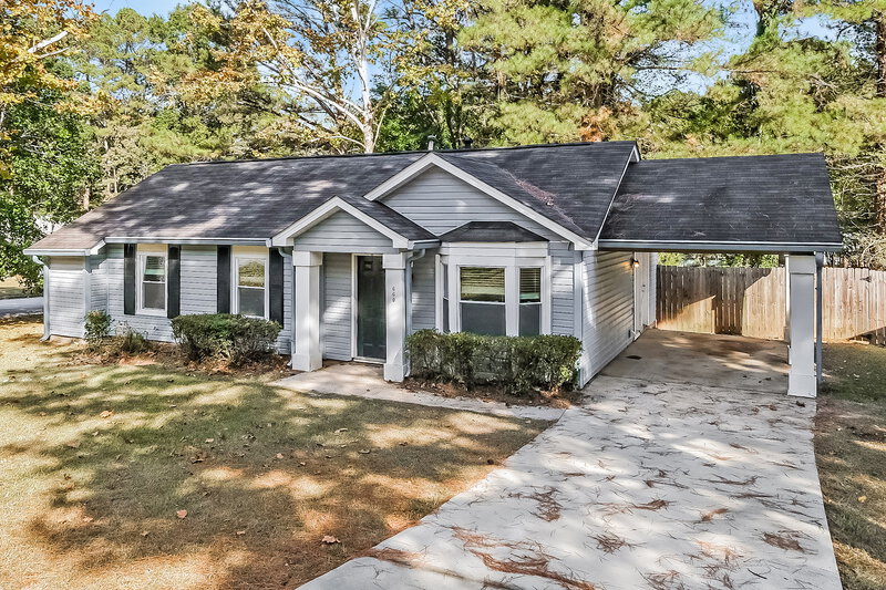 1,840/Mo, 660 Utoy Cir SW Atlanta, GA 30331 Front View