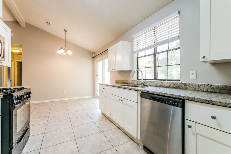 1,840/Mo, 660 Utoy Cir SW Atlanta, GA 30331 Kitchen View