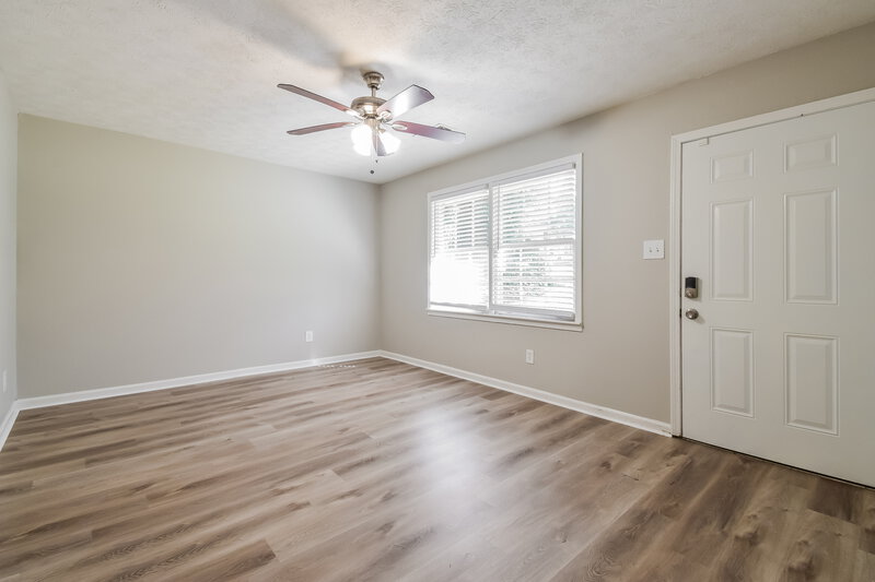 1,560/Mo, 1009 Forest Valley Dr SE Atlanta, GA 30354 Living Room View