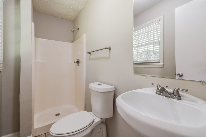 1,560/Mo, 1009 Forest Valley Dr SE Atlanta, GA 30354 Bathroom View