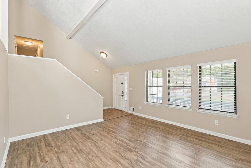 0/Mo, 900 Turtle Bend Ln College Park, GA 30349 Living Room View