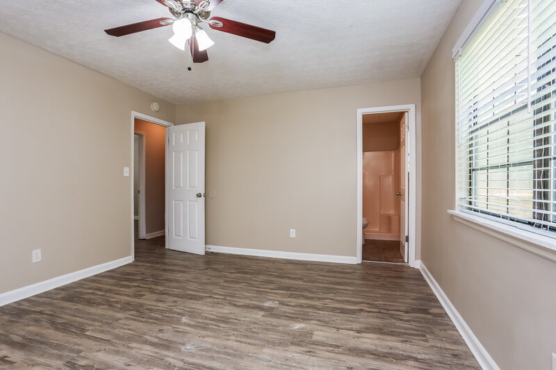 1,985/Mo, 900 Turtle Bend Ln College Park, GA 30349 Main Bedroom View 2
