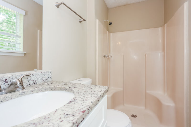 1,985/Mo, 900 Turtle Bend Ln College Park, GA 30349 Main Bathroom View