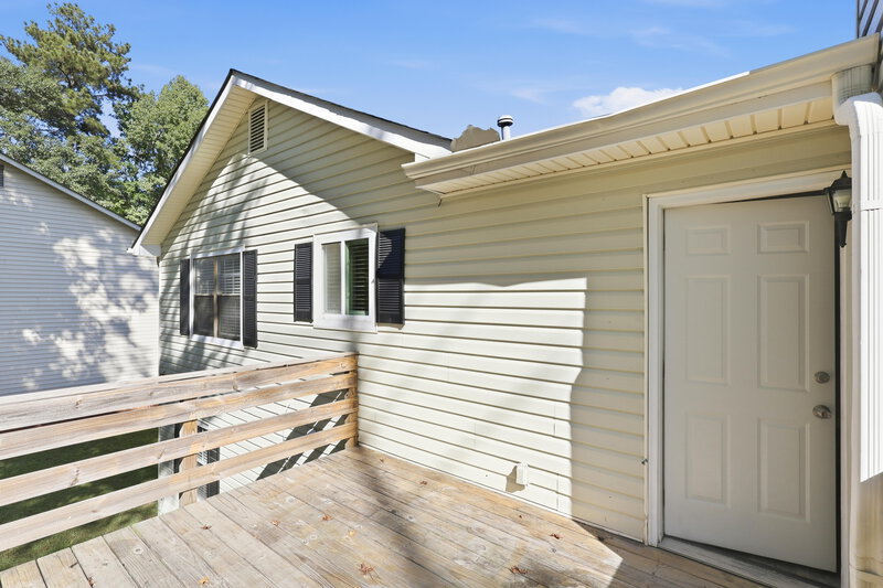 0/Mo, 900 Turtle Bend Ln College Park, GA 30349 Deck View