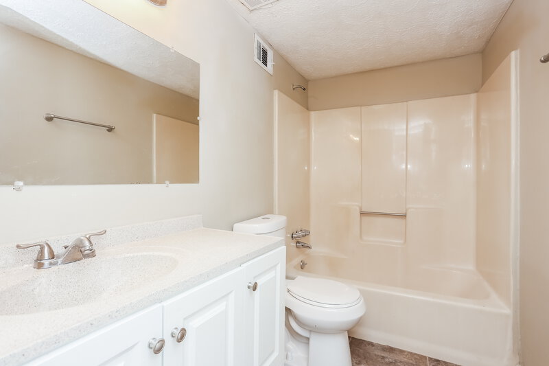 1,985/Mo, 900 Turtle Bend Ln College Park, GA 30349 Bathroom View