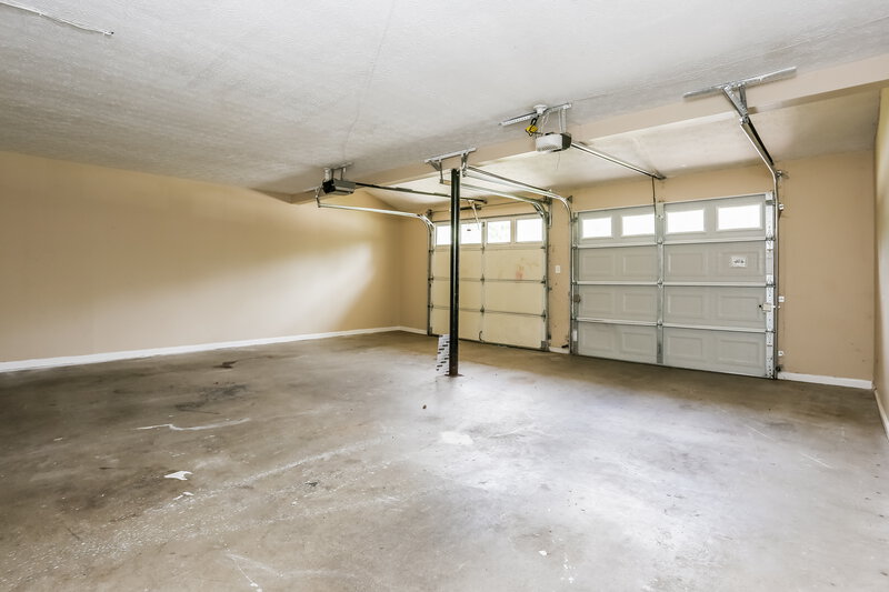 1,985/Mo, 900 Turtle Bend Ln College Park, GA 30349 Garage View