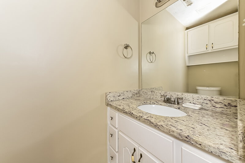 1,550/Mo, 90 Glenn Burnie Dr Stockbridge, GA 30281 Main Bathroom View 2