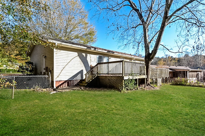 1,550/Mo, 90 Glenn Burnie Dr Stockbridge, GA 30281 Rear View