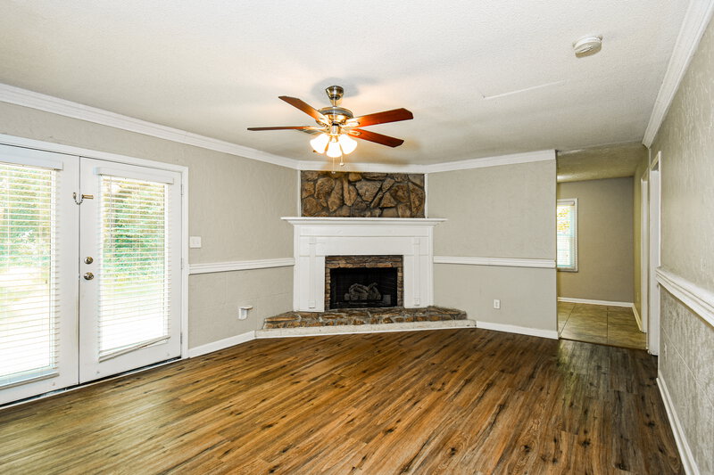 2,910/Mo, 1622 Blackwell Rd Marietta, GA 30066 Living Room View 2