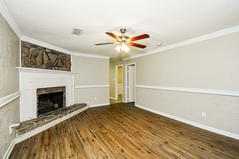 2,910/Mo, 1622 Blackwell Rd Marietta, GA 30066 Living Room View 3