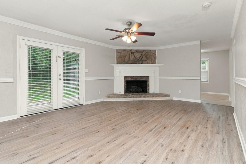 1,995/Mo, 1622 Blackwell Rd Marietta, GA 30066 Living Room View 3